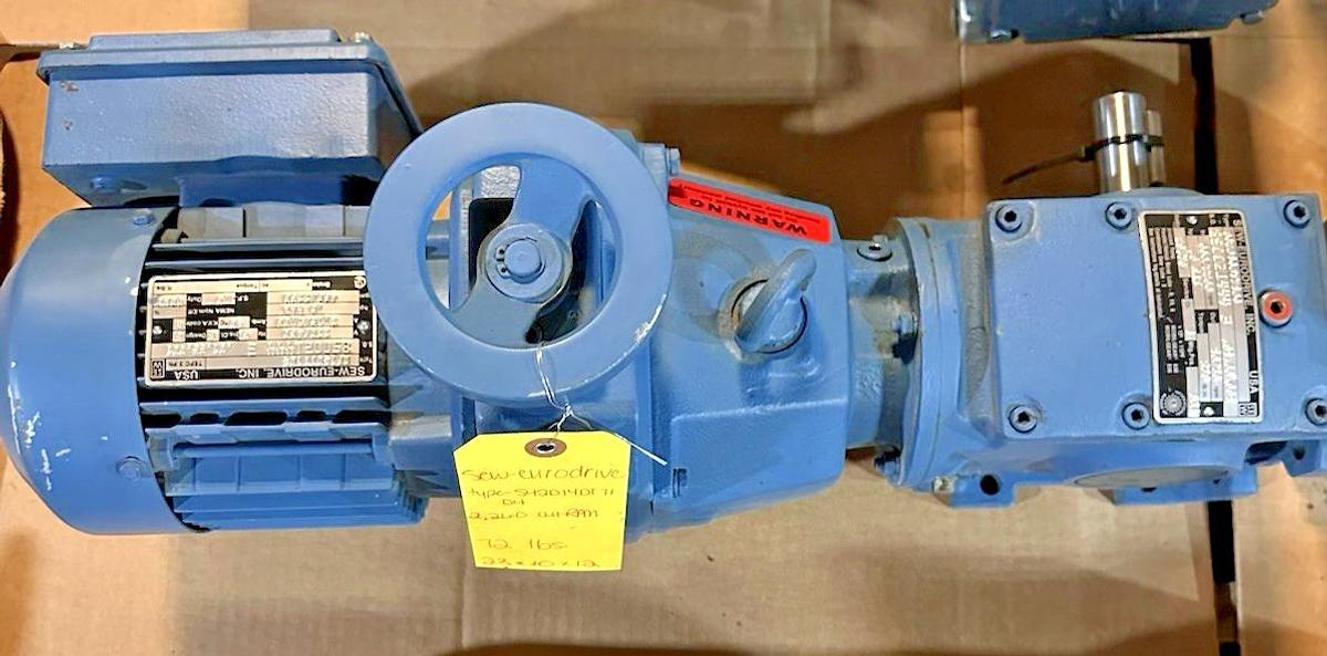 Used SEW-Eurodrive,S42014DT71D4,Gearmotor Ratio 29.70 Torque 270 Lb-In 1/2Hp Out 76 R