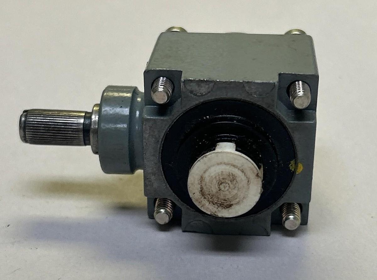Used ALLEN BRADLEY,40146-083-63,LIMIT SWITCH OPERATING HEAD