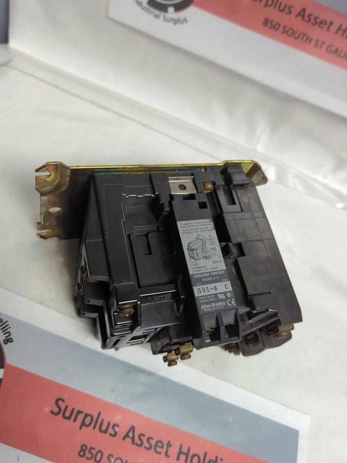 Used ALLEN BRADLEY,500F-A0D930,SERIES B MOTOR STARTER WITH 595-A AUX CONTACT