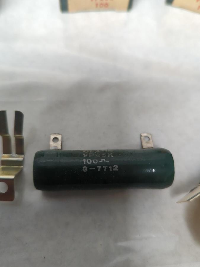 CLAROSTAT,YP25K,RESISTOR 100 LOT OF 8 NOS