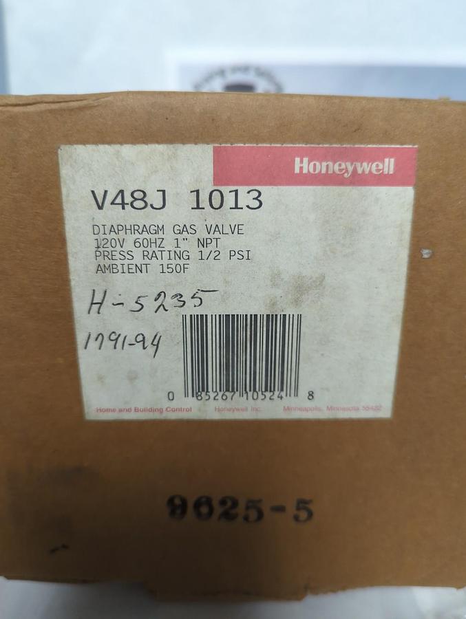 HONEYWELL,V48J 1013,DIAPHAGM GAS VALVE 120V/60HZ 1 INCH NPT NOS