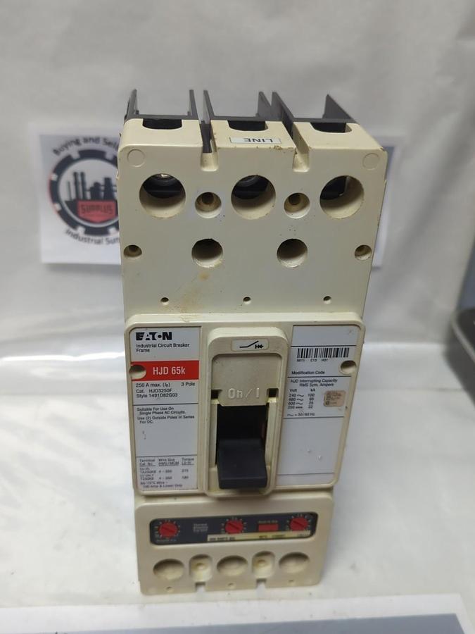Used EATON,HJD3250F,CIRCUIT BREAKER 250A 3-POLE STYLE 1491D82GO3