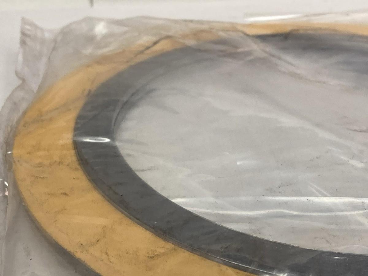 Flexitallic,600 ASME,8 Inch Spiral Round Gasket B16.20 304/FG LOT OF 2