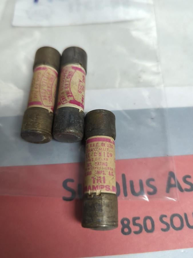 Used GOULD SHAWMUT,TR-1,TRI-ONIC 1 AMP FUSE LOT OF 3 PRE-OWNED