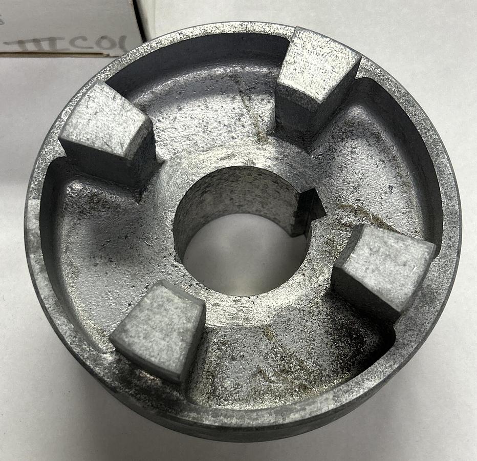 Used MAGNALOY COUPLING,M500,COUPLING 1-5/8 X 3/8 NEW