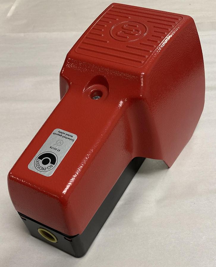 Bernstein,F1-SU1Z UN,Industrial Heavy Duty Foot Switch NOS