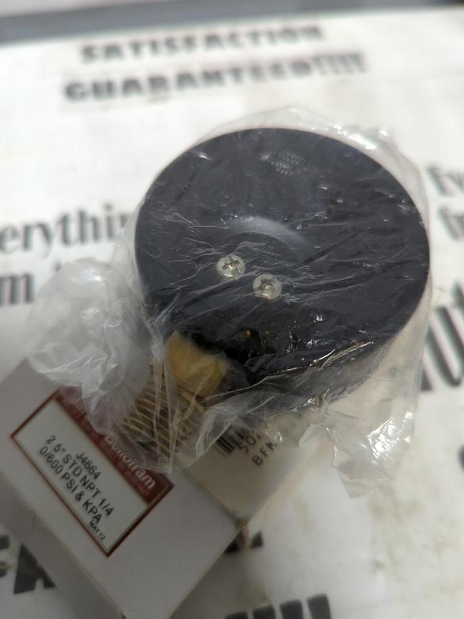 MARSH BELLOFRAM,J4664,2.5 INCH STD 1/4 INCH NPT PSI GAUGE NEW