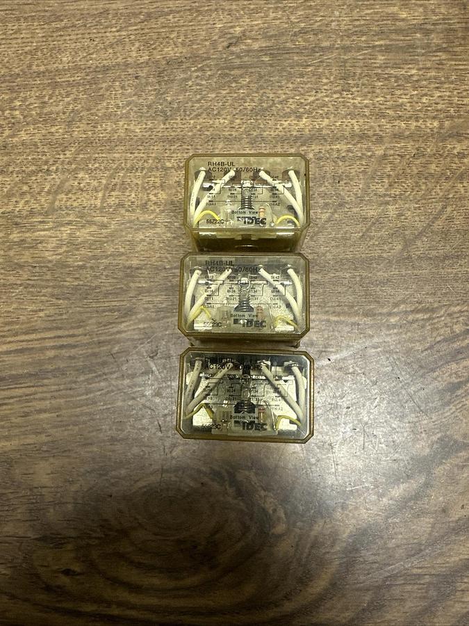 Used Idec,RH4B-UL,Relay 120VAC Lot of 3