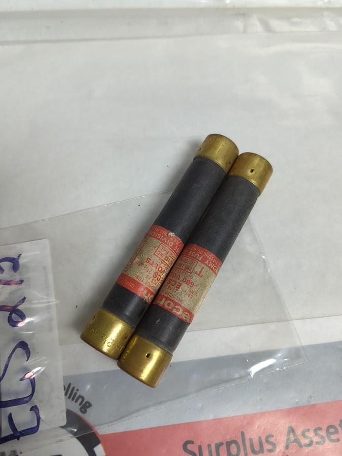 Used ECON,ECS-2-1/2,CLASS K5 2-1/2 AMP FUSE LOT OF 2 PRE-OWNED