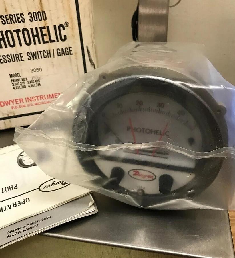Dwyer Series,3000,Photohelic Pressure Switch 3050