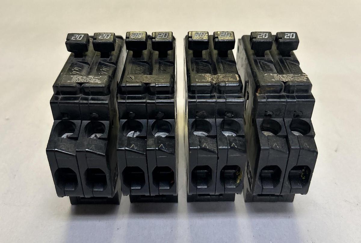 Used CHALLENGER,A220,TANDEM CIRCUIT BREAKER 20A 120/240V 2P LOT OF 4