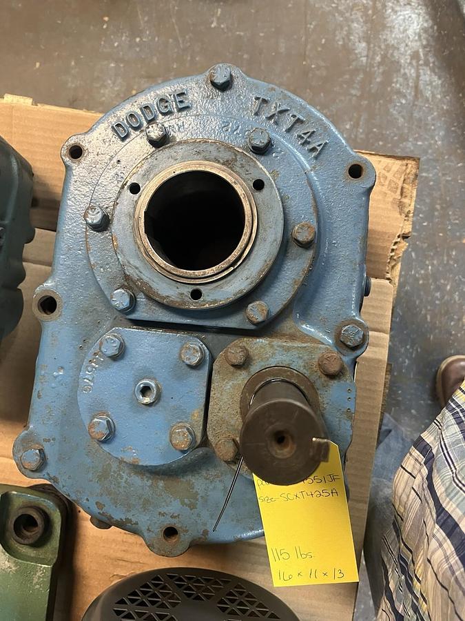 Used DODGE,SCXT425A,TORQUE ARM SPEED REDUCER RATIO 24.38 INPUT 21.5HP 2072RPM