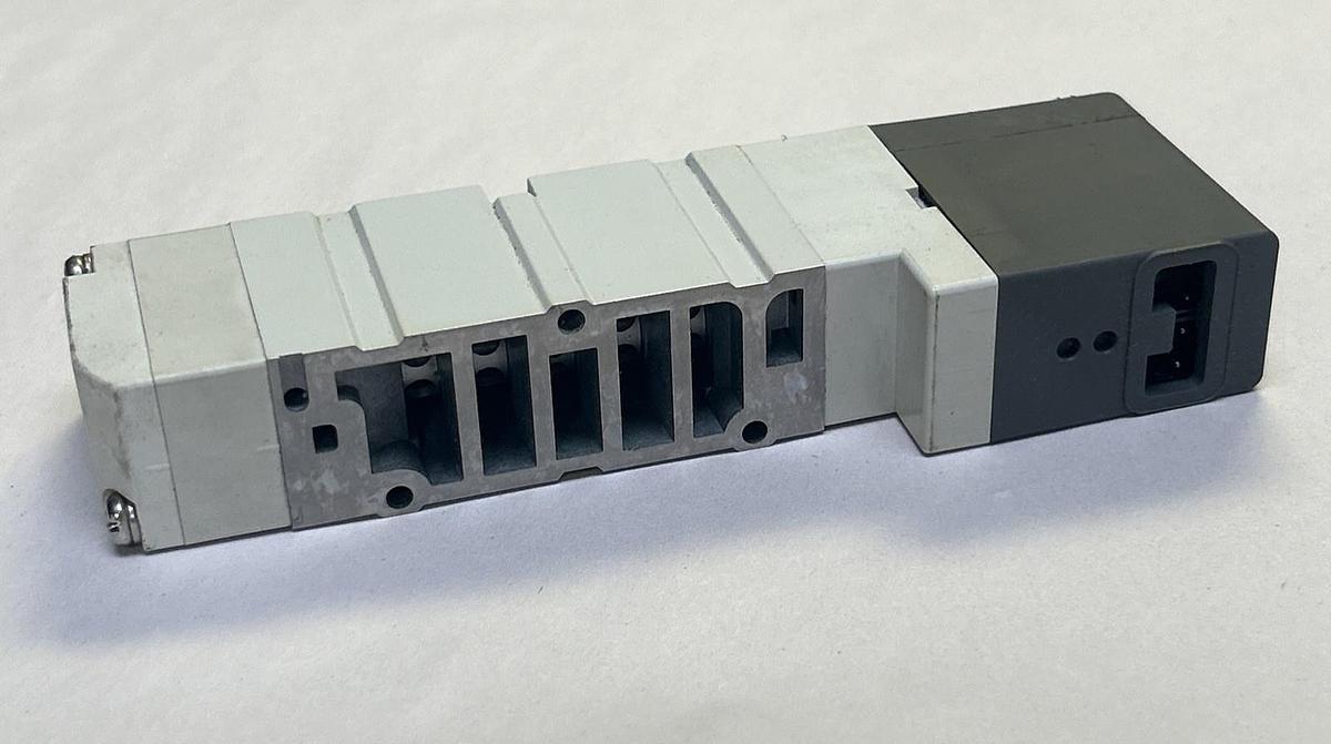 Used SMC,VQ4200-5W,SOLENOID VALVE