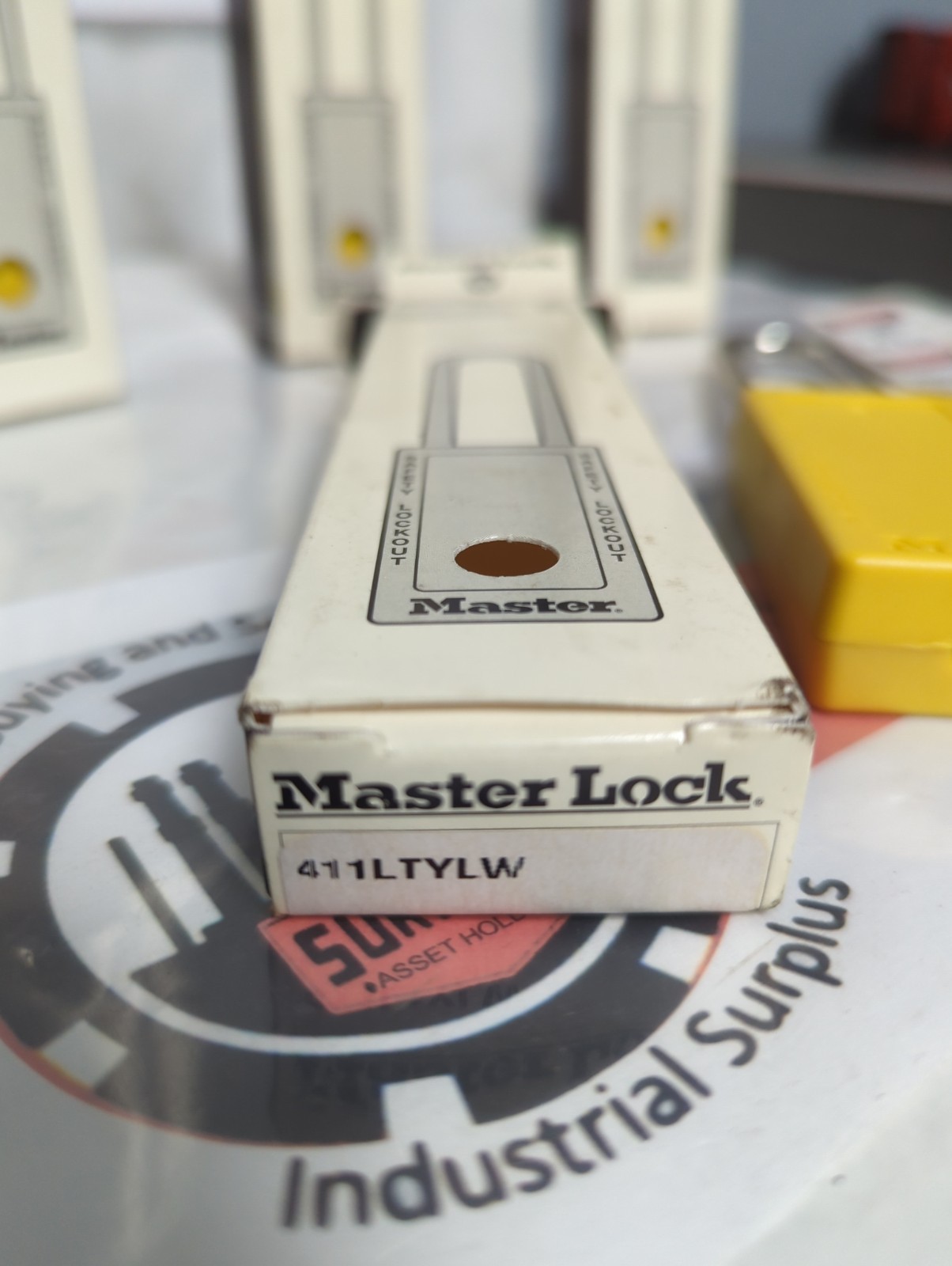 MASTER LOCK,411LTYLW,SAFETY LOCKOUT PADLOCK YELLOW LOT OF 4 NOS