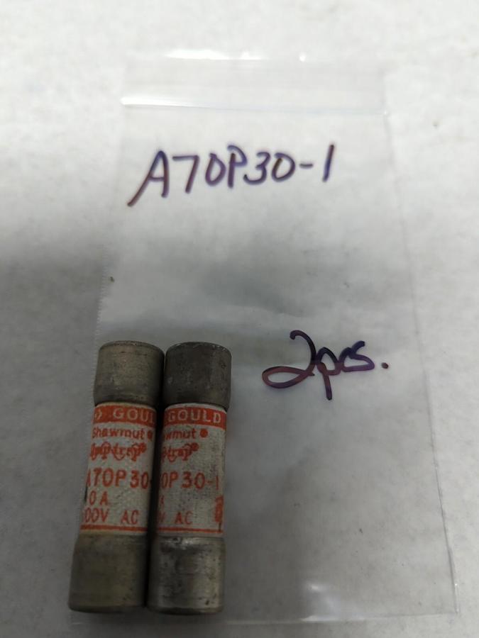 Used GOULD SHAWMUT,A70P30-1,AMP-TRAP 30 AMP FUSE LOT OF 2 PRE-OWNED