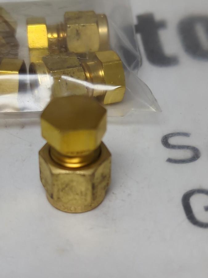 SWAGELOK,B-400-C,1/4T TUBE CAP LOT OF 5 NOS