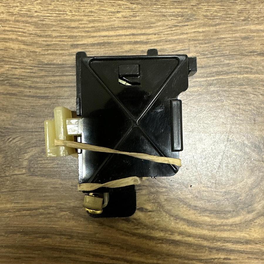 Josyln Clark,447-9047,Pole Relay 10Amp BOX of 10