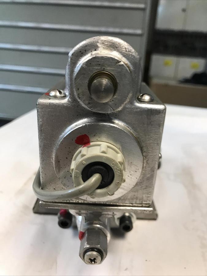 Used CEI,V110SBI21B,Hydraulic Servo Valve 300PSI