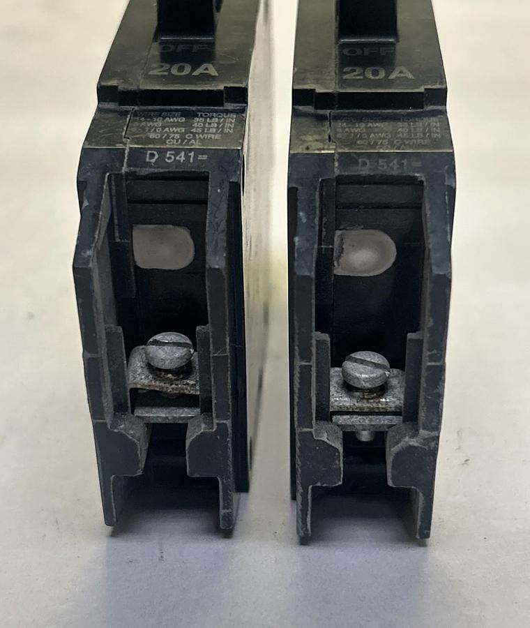 Used GENERAL ELECTRIC,TEY120,CIRCUIT BREAKER 20A 277V 1P LOT OF 2