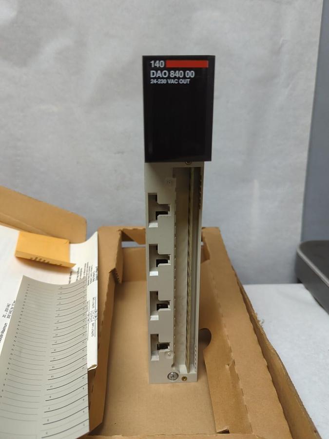 SCHNEIDER ELECTRIC,140 DAQ 840 00,TSX QUANTUM OUTPUT MODULE NOS
