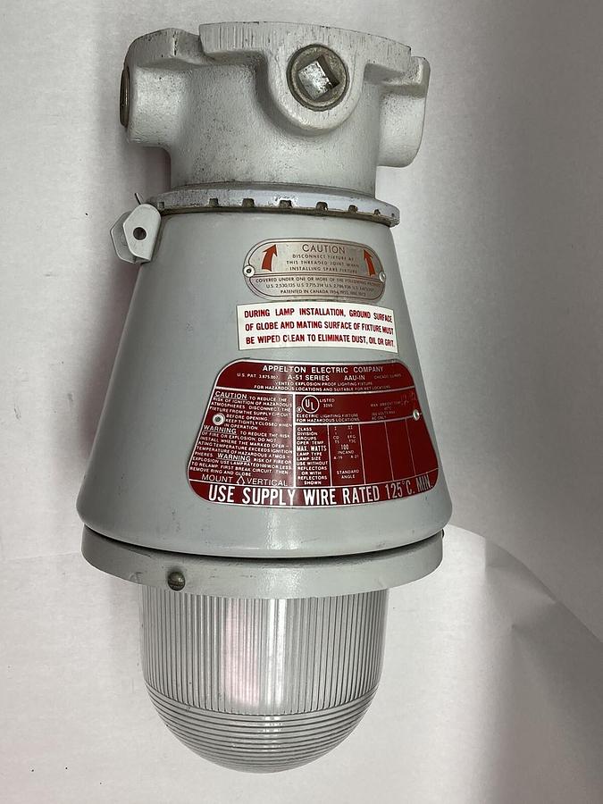 Appleton,AAU-IN A-51 Series,Explosion Proof Light Fixture 100W