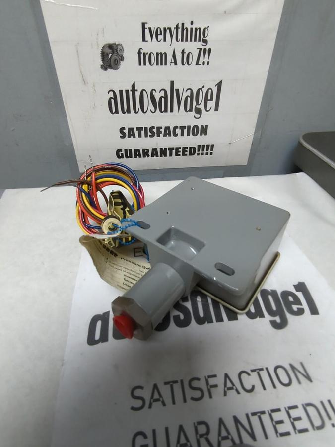 SOR,5NN-GG45-N4-F1A,PRESSURE SWITCH 45-550 PSI NOS