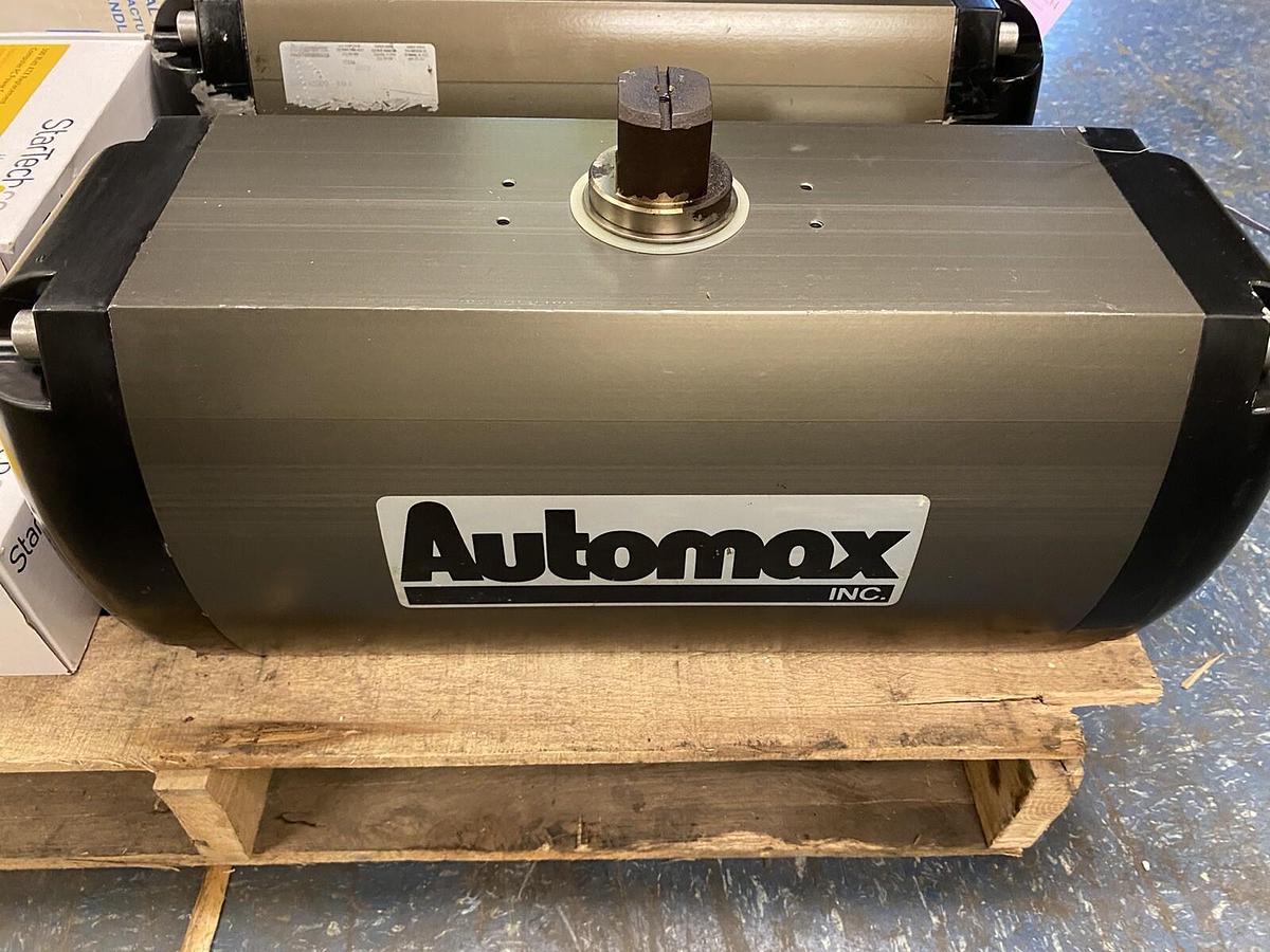 Used FLOWSERVE AUTOMAX,S200DA,VALVE ACTUATOR BUNA-N