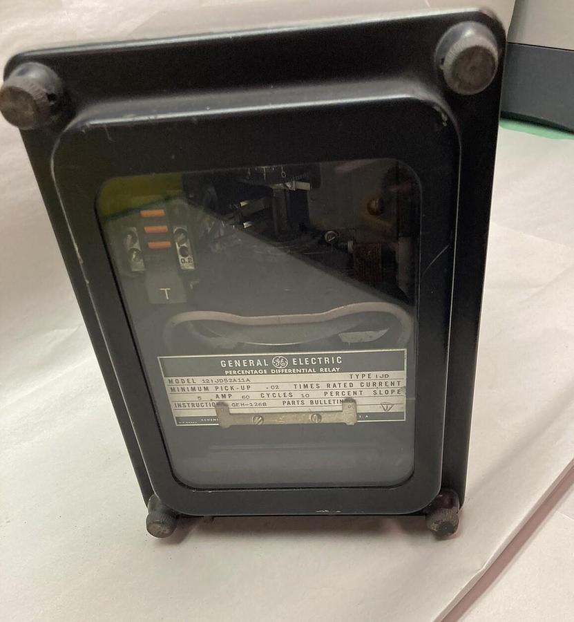 Used General Electric,12IJD52A11A,Auxiliary Relay 5A 60 Cycles 10 Percent Slope