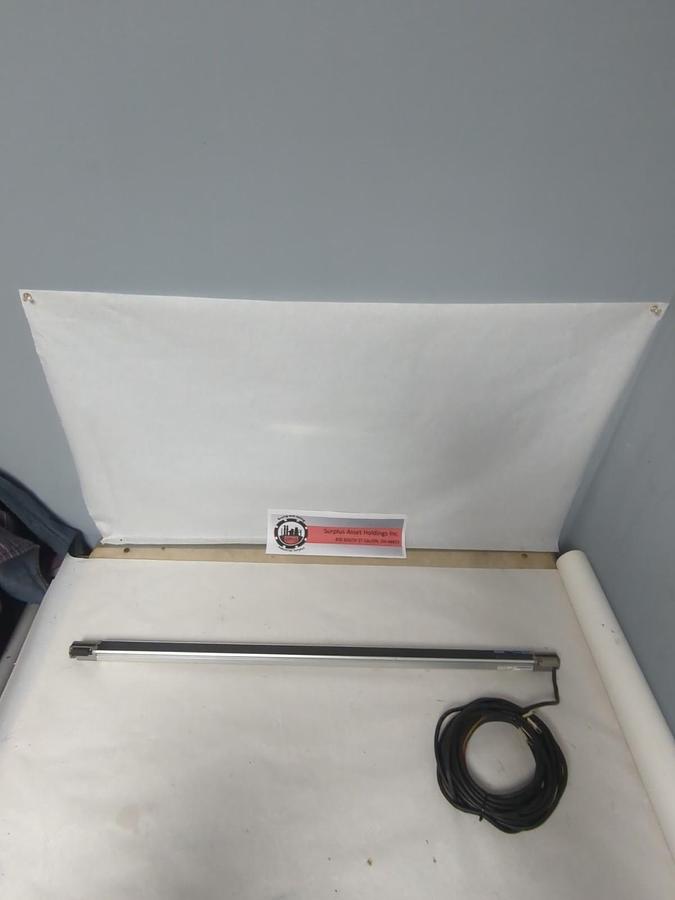 Used KEYENCE,SL-V40H-R,LIGHT CURTAIN RECIEIVER 24VDC 84mA CLASS 2 PRE-OWNED