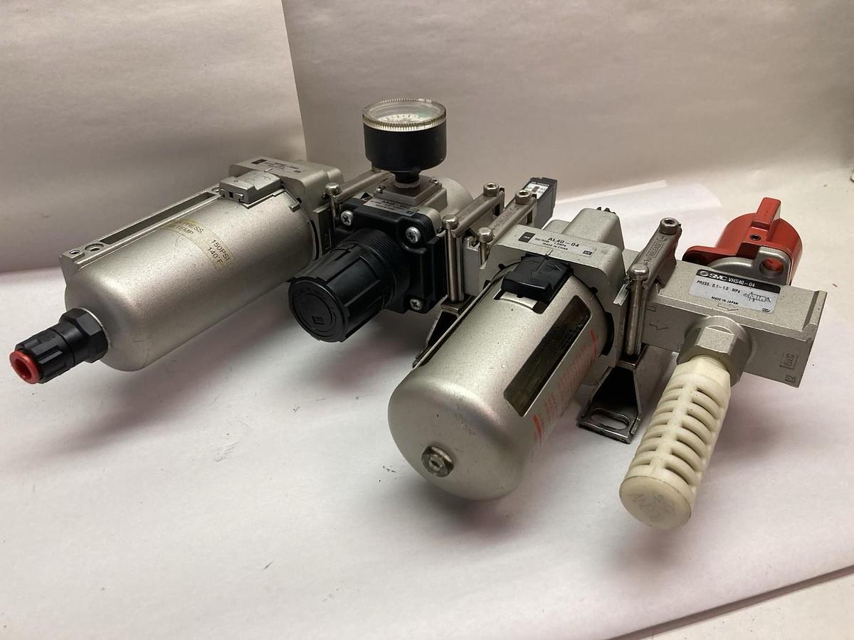 Used SMC,AF40-04D,Regulator Assembly w/VHS40-04 and AR40-04G