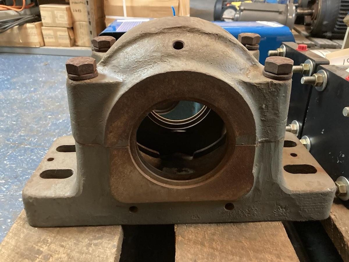 Used SKF,PKLB6863FRC,Pillow Block Bearing 3-15/16 Inch Bore