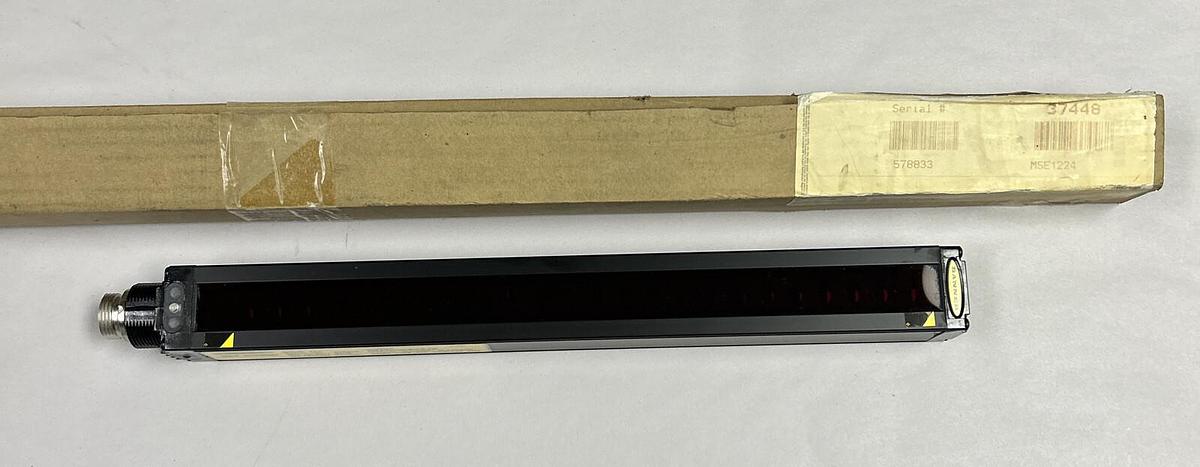 BANNER,MSE1224,LIGHT CURTAIN EMITTER NEW