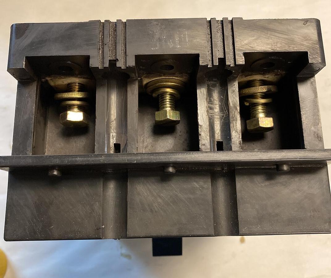 Used GE,E11592 185628-D,Circuit Breaker Frame 800AMP 600V 3 Pole