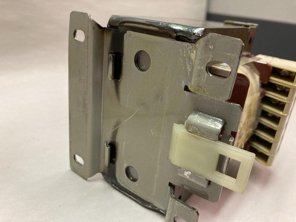 Used Siemens,4AM3442 8DN00 0EA0,Transformer 50/60HZ 0.1/0.31kVA