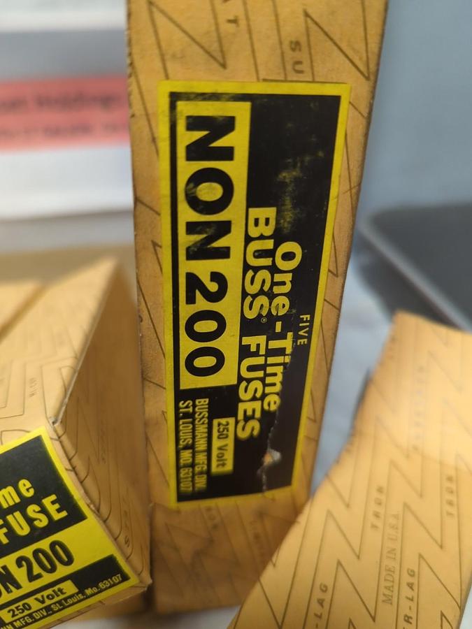 COOPER BUSSMANN,NON-200,ONE-TIME 200 AMP FUSE 5 PACK NOS