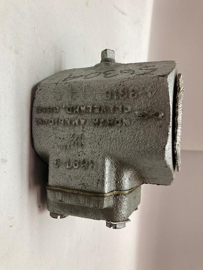 Used North American MFG Co,8697-3,1 1/2 Inch Gas Valve