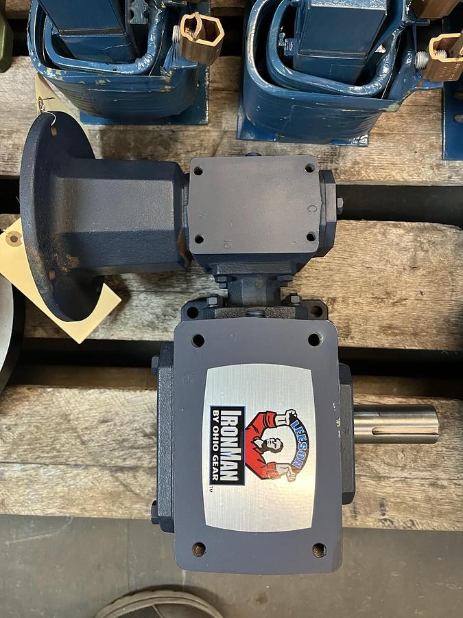 IRONMAN,DM824-200-56-B,GEAR REDUCER RATIO 200 .385HP