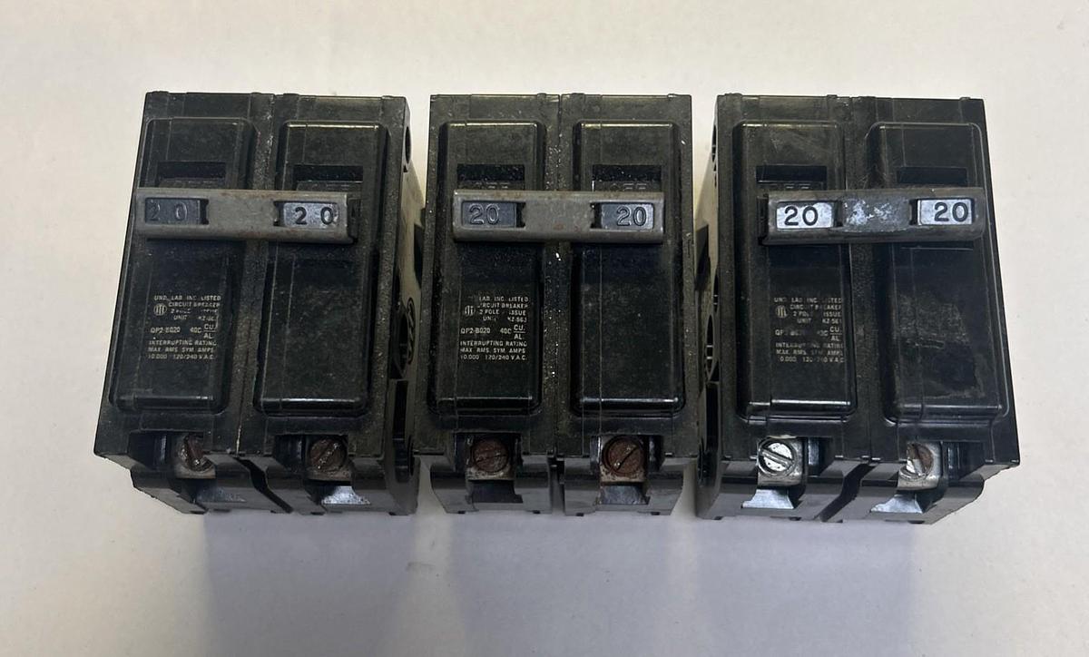 Used ITE,QP2-B020,CIRCUIT BREAKER 20A 120/240V 2P LOT OF 3