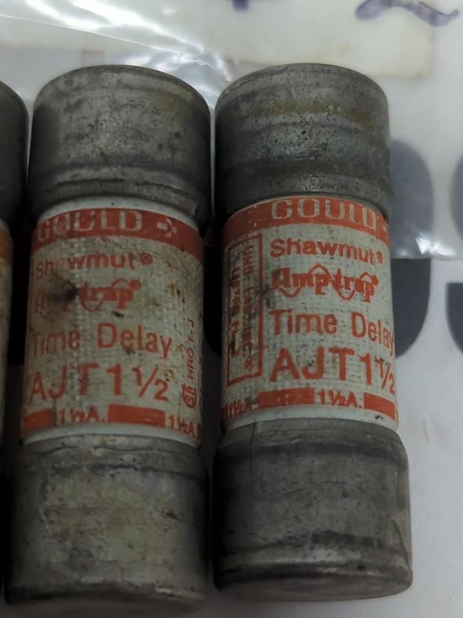 GOULD SHAWMUT,AJT-1-1/2,AMP-TRAP 1-1/2 AMP TRAP FUSE LOT OF 3 NOS