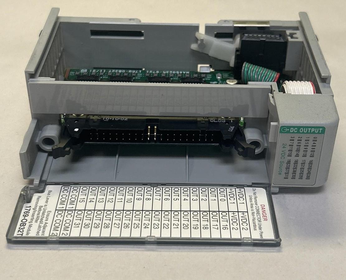 Used ALLEN BRADLEY,1769-OB32T,OUTPUT MODULE