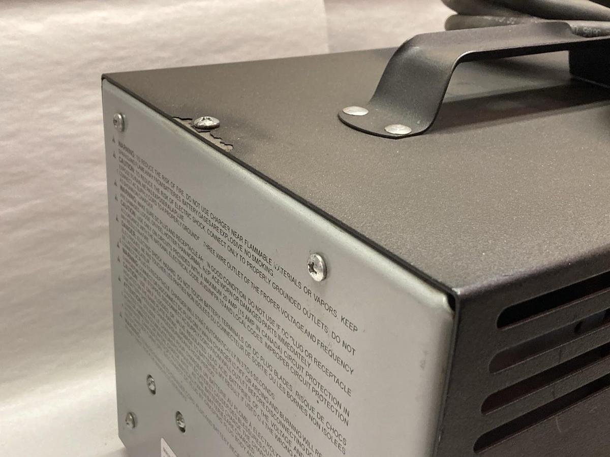 Used Lester Electric,26010,Industrial Battery Charger 120Vac 60Hz 8.5A