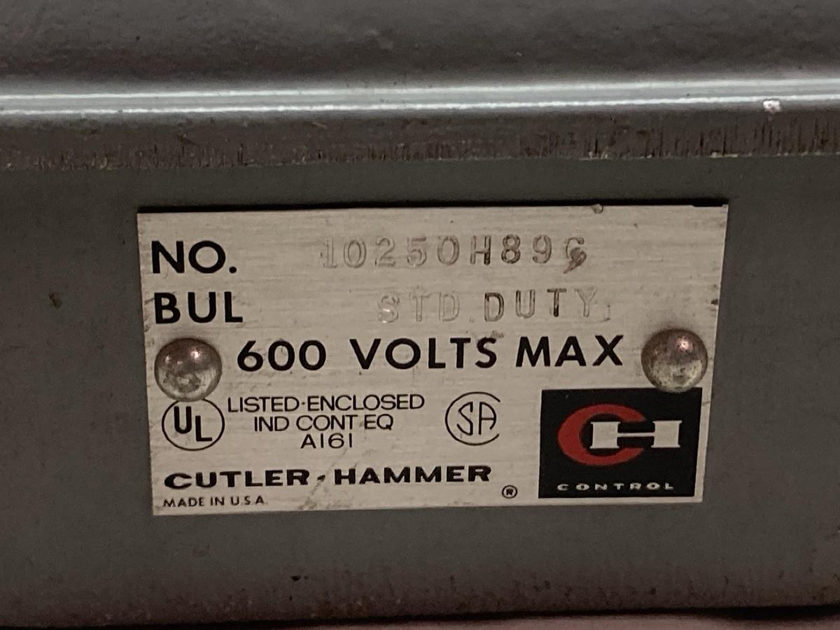 Used Cutler-Hammer,10250H89C,Push-Button Enclosure 600V Max
