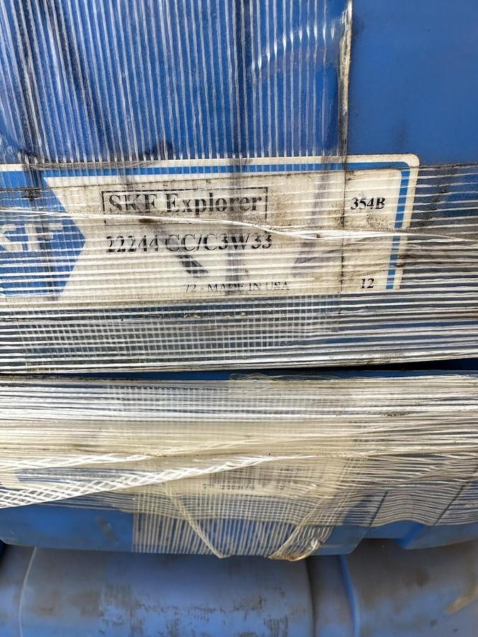 Used SKF,22244 CC/C3W33,Spherical Roller Bearing USED