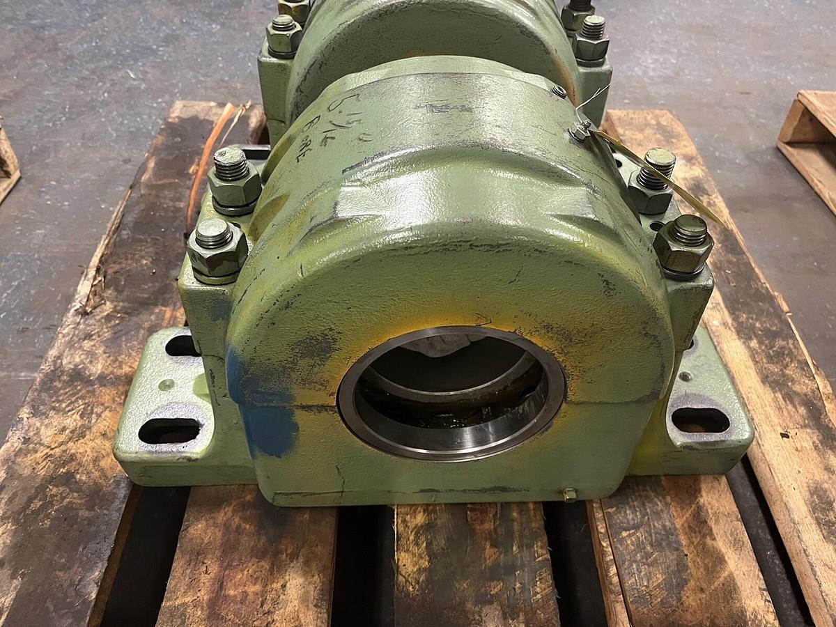 Used LINK BELT,PELB6895FR,PILLOW BLOCK HOUSING BORE 5-15/16"