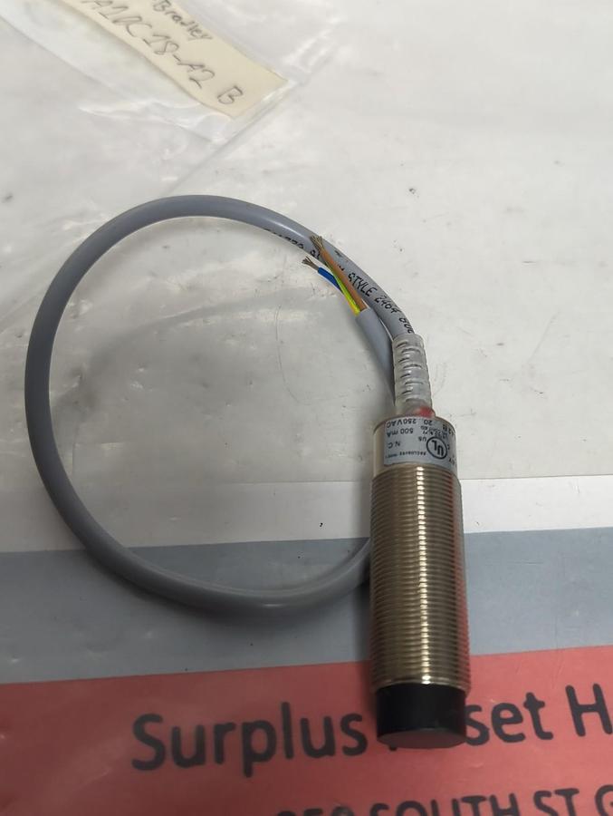 Used ALLEN BRADLEY,872C-A10C18-A2,PROXIMITY SENSOR PRE-OWNED