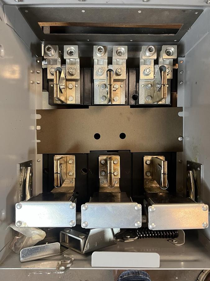 SIEMENS,V7H3205,I-T-E VACU-BREAK PANELBOARD SWITCH 400A 240V 3P 3PH