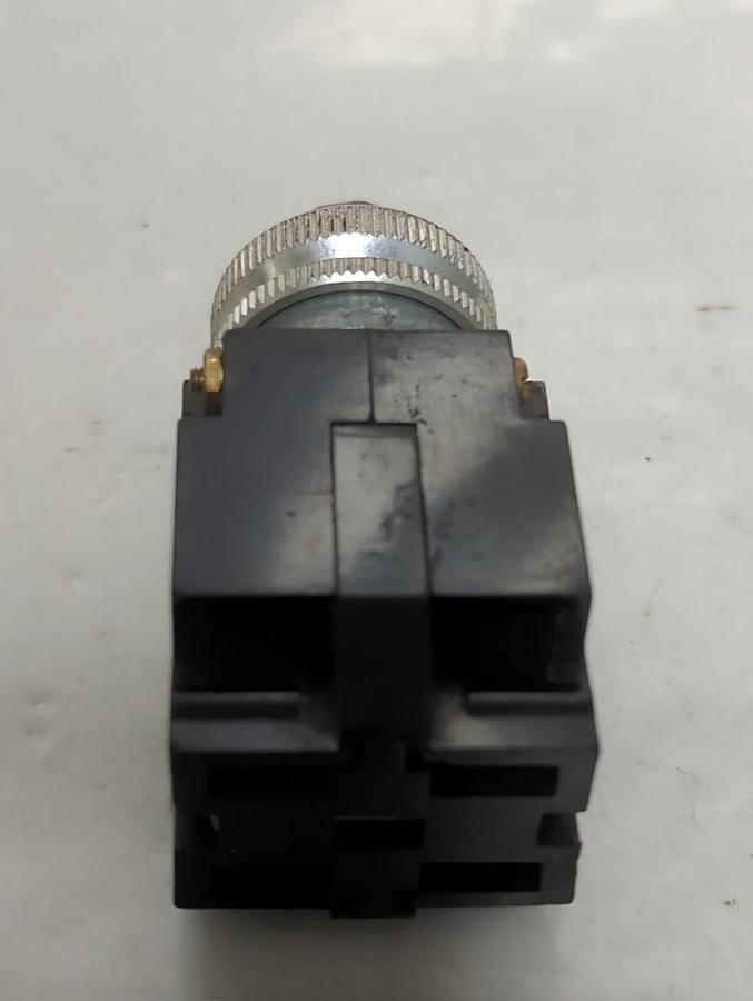 Used GENERAL ELECTRIC,CR104D116,INDICATOR LIGHT RED 28V AC/DC PRE-OWNED