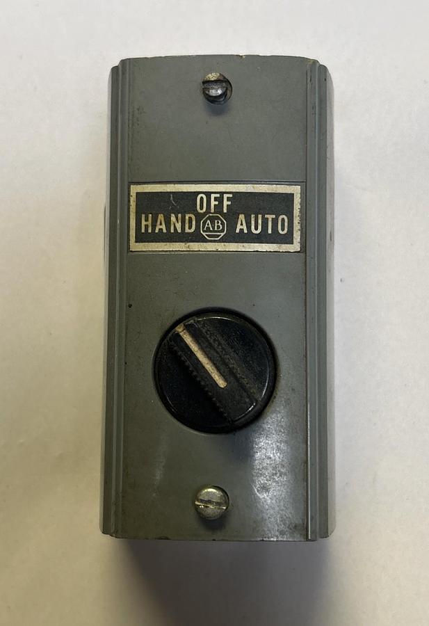 Used ALLEN BRADLEY,800-R3SX,SELECTOR SWITCH CONTROL STATION