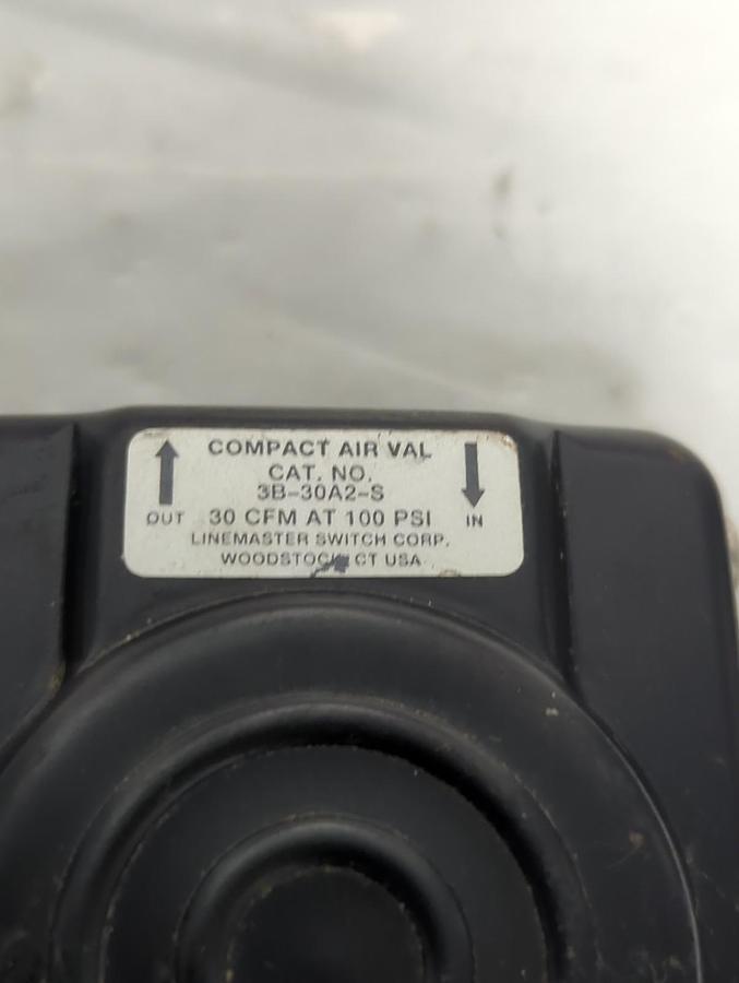Used LINEMASTER,3B-30A2-S,COMPACT AIR VAL FOOT VALVE 30CFM @ 100PSI PRE-OWNED