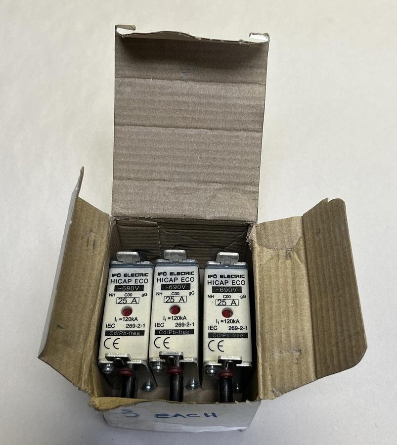 IFO ELECTRIC,25NHC00-G,FUSE 25A 690V LOT OF 3 NOS